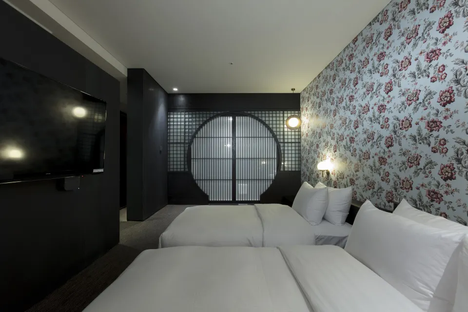 Le Mong Hotel Room