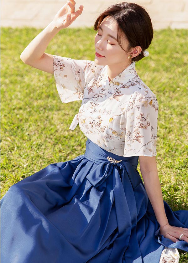 Ivory-Hanbok-Floral-Pattern-Woman