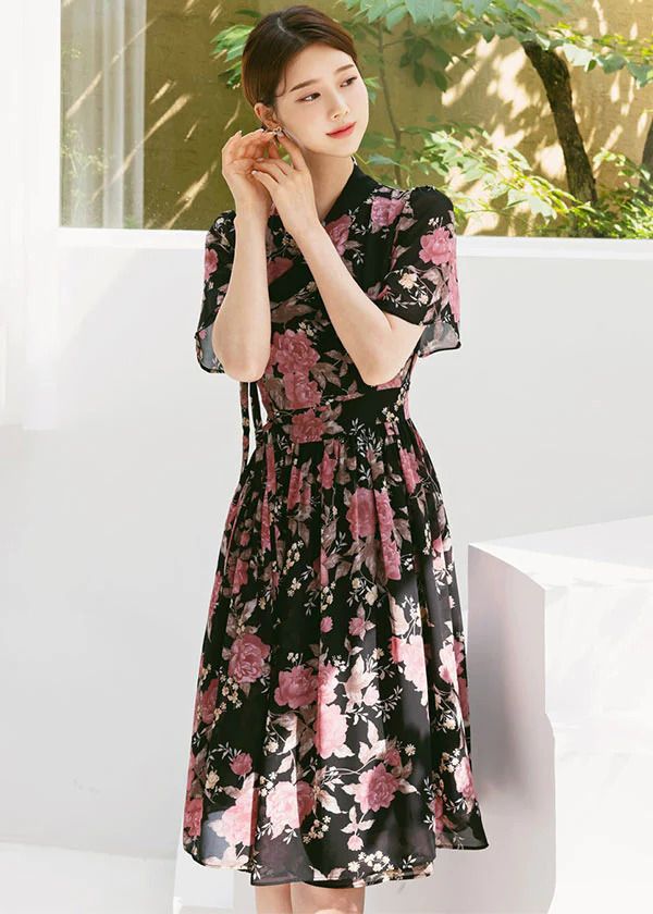 Short-Sleeves-Hanbok-Pink-Flowers-Woman