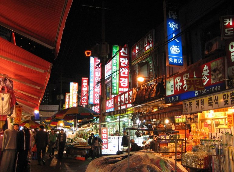 12-must-visit-night-markets-in-seoul-to-explore-in-2026